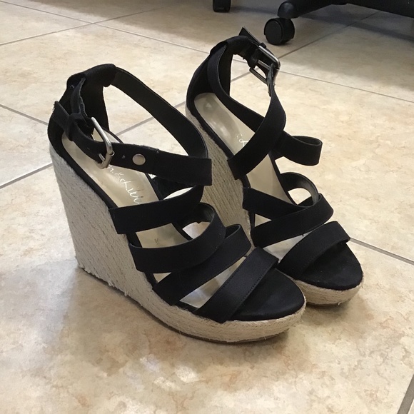 Sam and Libby Black Strappy 4” Platform Wedge Sandles - Picture 1 of 4